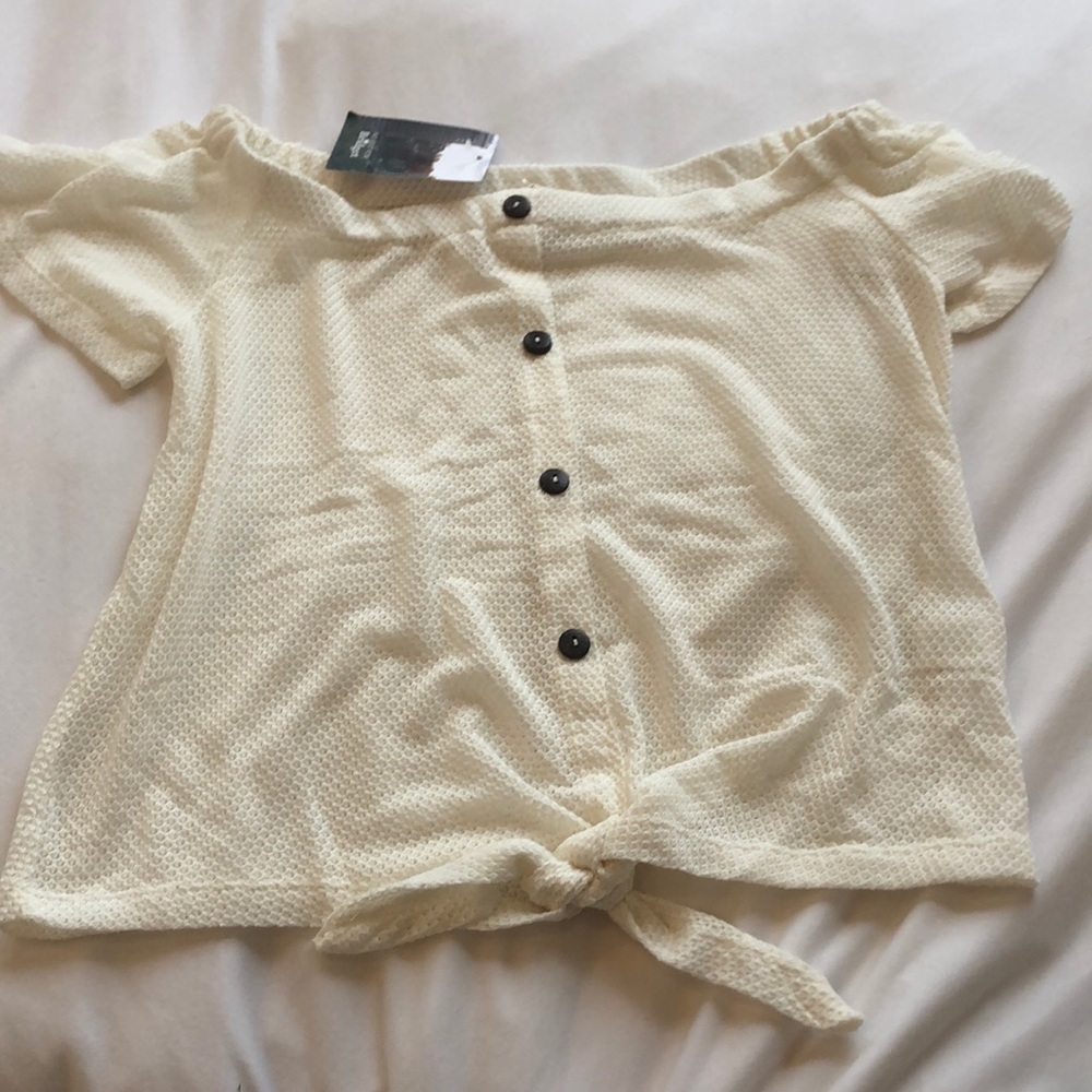 BRAND NEW adorable top!!